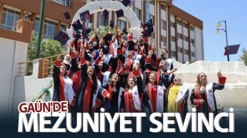 GAÜN'DE MEZUNİYET SEVİNCİ