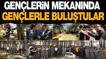 GENÇLERİN MEKANINDA, GENÇLERLE BULUŞTULAR