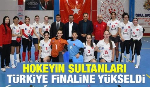 Hokeyin Sultanları Türkiye Finaline Yükseldi