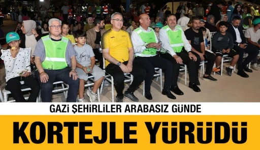 GAZİ ŞEHİRLİLER ARABASIZ G&Uuml;NDE KORTEJLE Y&Uuml;R&Uuml;D&Uuml;