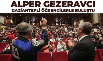  ALPER GEZERAVCI GAZİANTEPLİ ÖĞRENCİLERLE BULUŞTU