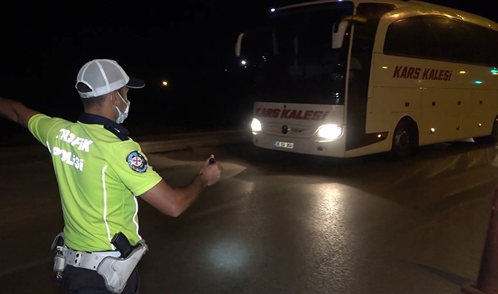 43 ilin geçiş güzergâhında gece yarısı 'otobüs' denetimi