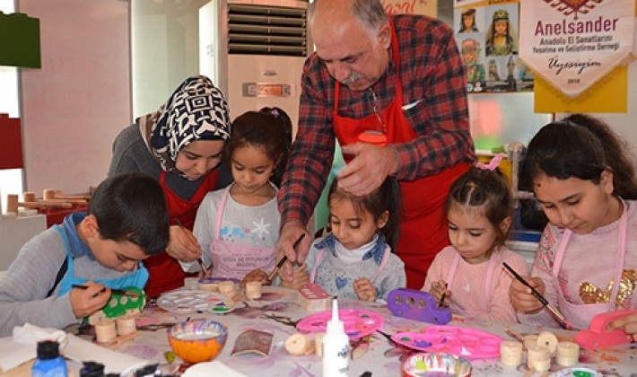 SÖMESTİR TATİLİNDE USTA-ÇIRAK OYUN VE OYUNCAK MÜZESİ’NDE BULUŞTU