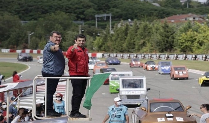 Selçuk Bayraktar, Denecar Takımı'nı tebrik etti