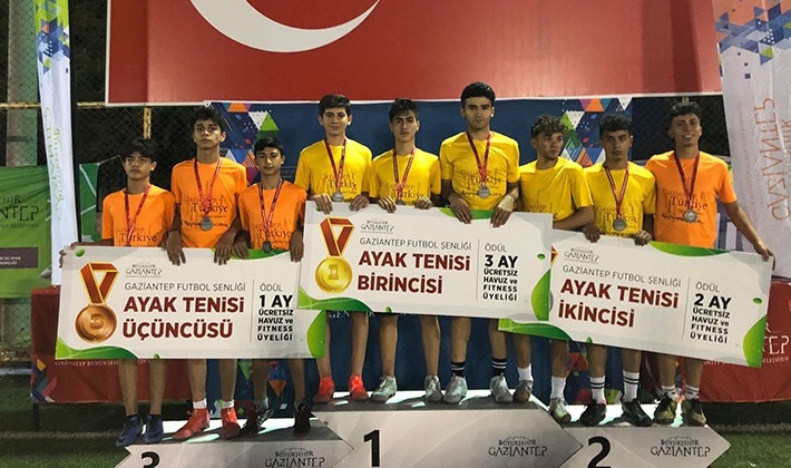 Büyükşehir, Gazi şehirli gençlere futbol şöleni yaşattı