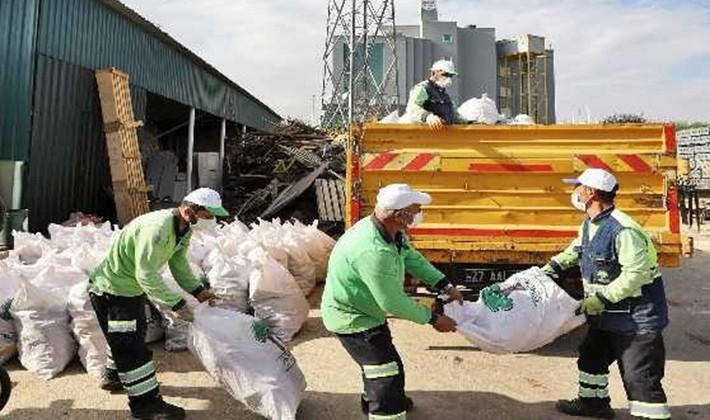 Dar gelirli ailelere kışlık yakacak yardımı