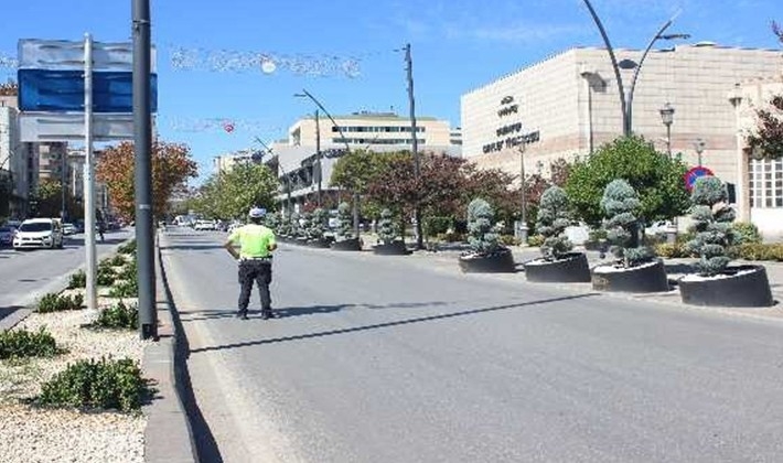 Emniyet Müdürlüğü yakınlarında bomba paniği