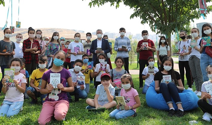 Başkan Tahmazoğlu'ndan kitap fuarına davet