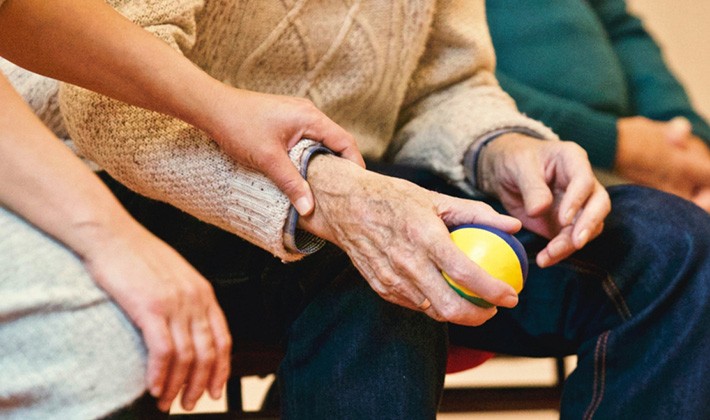 'Covid-19 yalnızlığı Alzheimer riskini artırıyor'