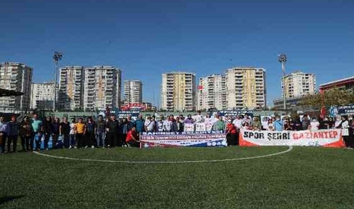 Geleceğin okçuları 29 Ekim Kupası'nda yarıştı