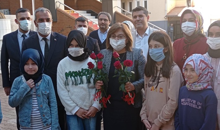 "Dünyayı cennete dönüştürecek sizlersiniz"