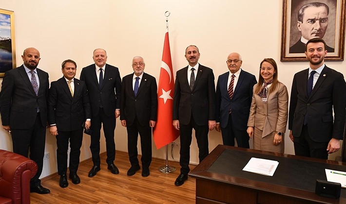 Gaziantep milletvekilleri Adalet Bakanı Gül ile görüştü