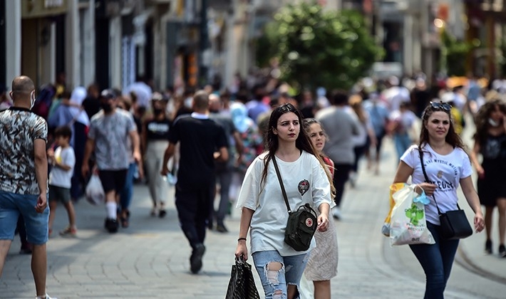 Toplumun yüzde 38'i ihtiyaç halinde dışarı çıkıyor