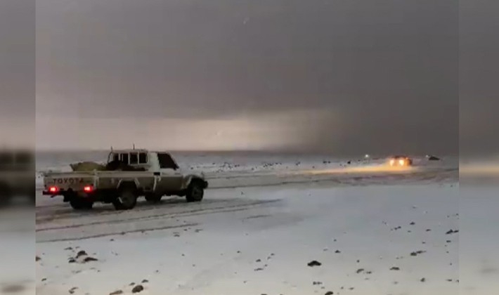 Suudi Arabistan'a kar yağdı