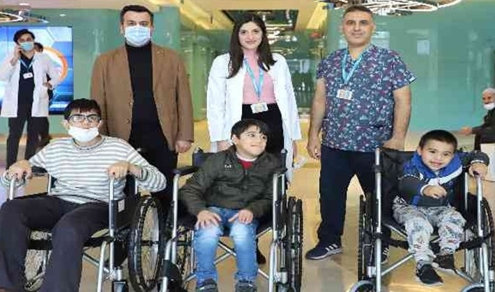 Liv Hospital'den 10 engelliye tekerlekli sandalye