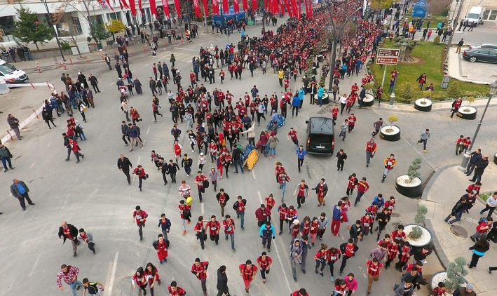 GAZİ ŞEHRİ, GAZİ YARI MARATONU VE HALK KOŞUSU HEYECANI SARDI