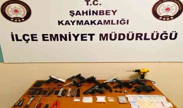 Silah kaçakçılarına operasyon: 25 kişi tutuklandı