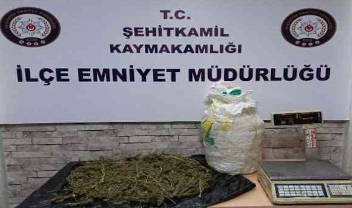 2 kilo 480 gram esrar yakalandı