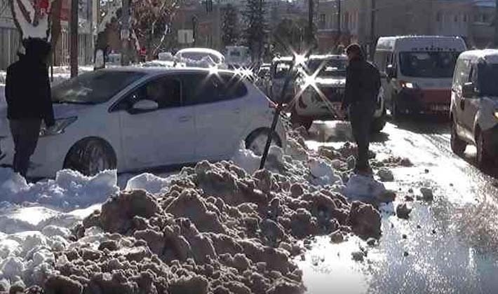 Yoğun kar yağışı sonrası hayat normale dönüyor