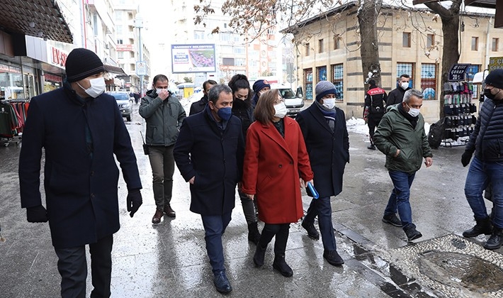 Şahin Gaziler Caddesi'nde incelemelerde bulundu