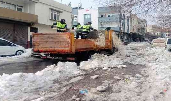 Şehitkamil'de yoğun kar mesaisi devam ediyor
