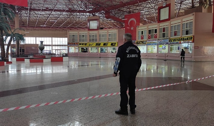 Gaziantep Otogarı çatı çökmesi ihtimaline karşı boşaltıldı