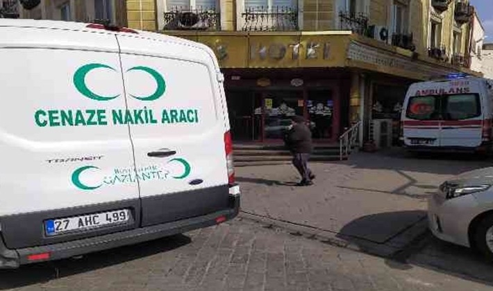 Polis memuru otel odasında ölü bulundu