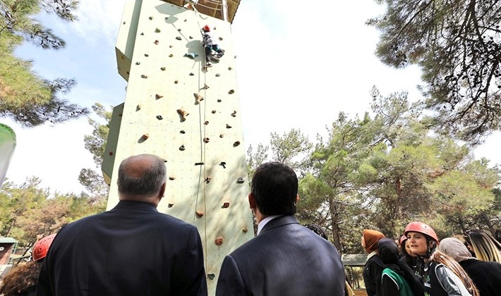 Milletvekili Koçer ile Fadıloğlu gençlerle buluştu