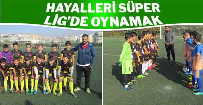 ŞEHİTKAMİL'İN YEŞİL SAHALARINDA GELECEĞİN FUTBOLCULARI YETİŞİYOR