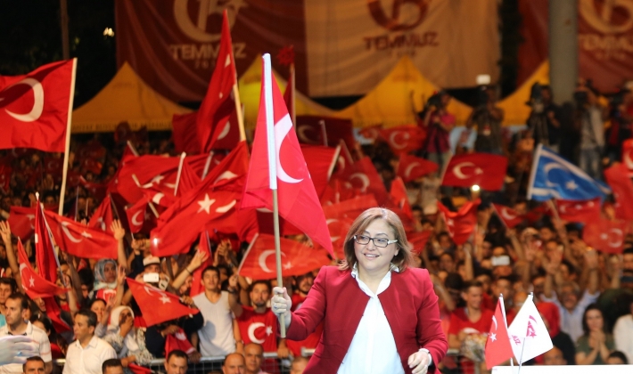 -BAŞKAN ŞAHİN: 15 TEMMUZ, TÜRK MİLLETİNİN YENİDEN DİRİLİŞİNİN ADIDIR