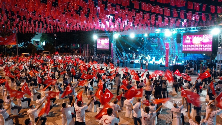 GAZİ ŞEHİR TEK YÜREK 15 TEMMUZ ŞEHİTLERİNİ ANDI