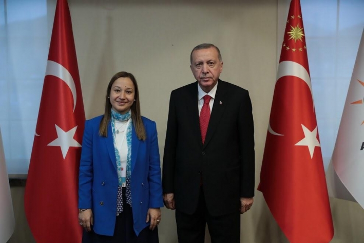 DERYA BAKBAK AK PARTİNİN 19.YAŞINI KUTLADI