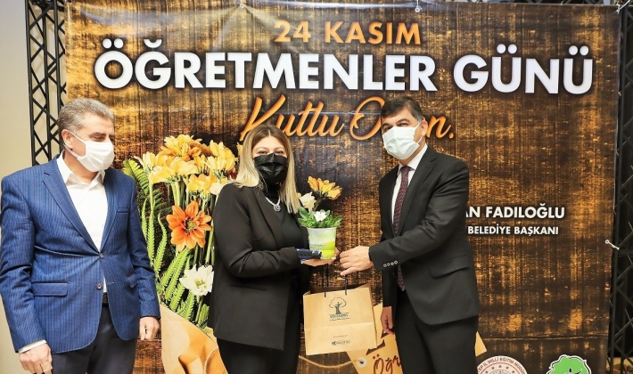 Gaziantep protokolü Öğretmenler gününü kutladı