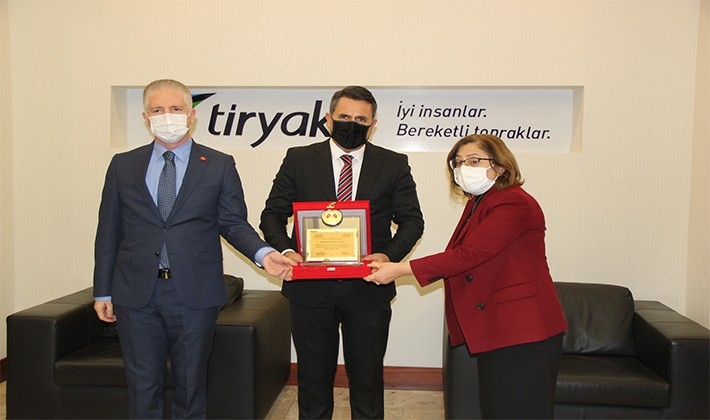 TİRYAKİ AGRO’YA TEŞEKKÜR PLAKETİ