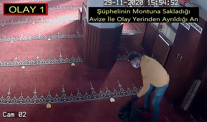 Camiden avize çalan hırsızlar yakalandı