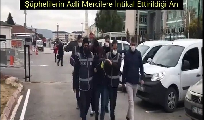 Müşteri gibi gelip silah çekerek marketi soydu