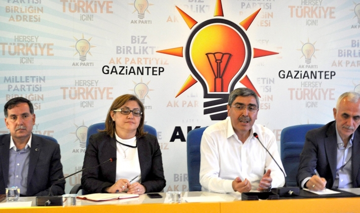 Kaya’dan AK Parti Gaziantep teşkilatına sürpriz ziyaret