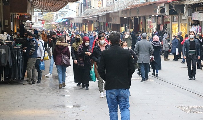 Vakaların düştüğü Gaziantep'te çarşıdaki görüntü korkuttu