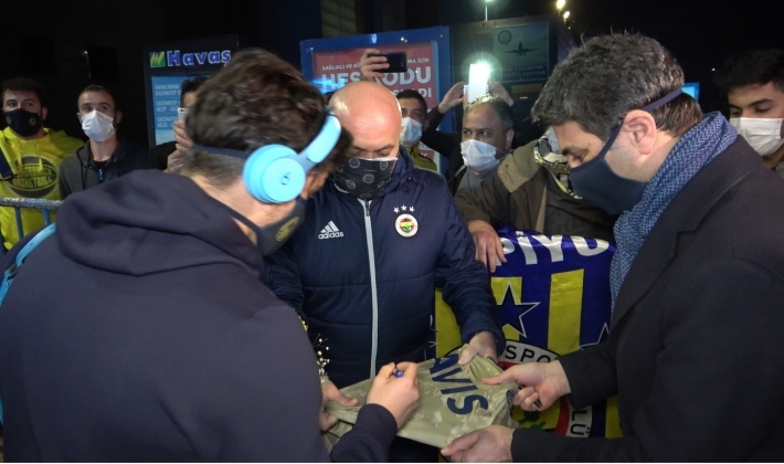  Fenerbahçe, kafilesi Gaziantep’te geldi