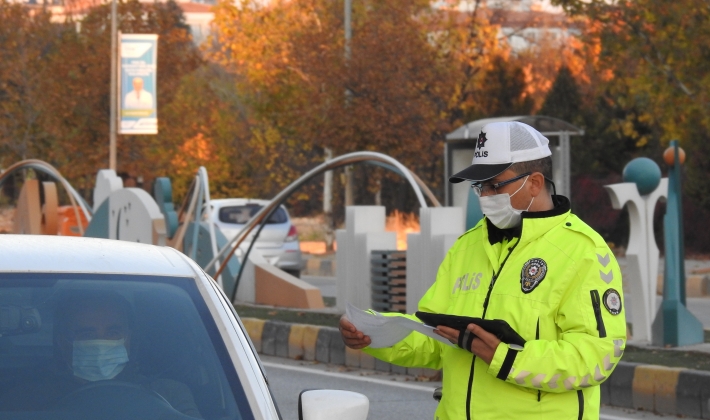 Trafik kurallarına uymayan 580 sürücüye ceza kesildi