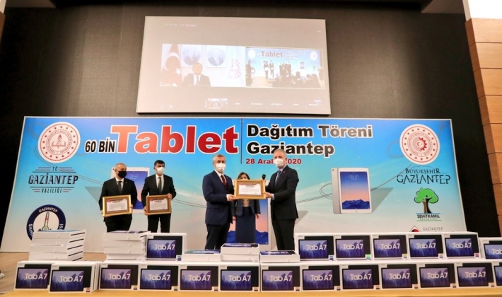 ŞAHİNBEY'DEN DEV PROJEYE TABLET DESTEĞİ