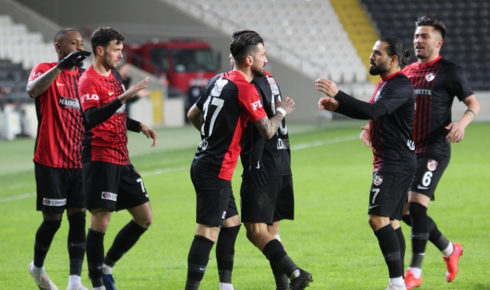 Gaziantep FK uzatmalarda yıkılıyor