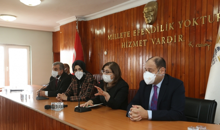 Fatma Şahin'den Siverek Belediye Başkanı Ayşe Çakmak’a ziyaret