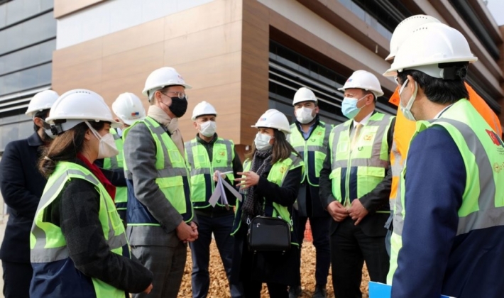 AB Büyükelçisinin Yeni Kilis Devlet Hastanesi inşaatını gezdi