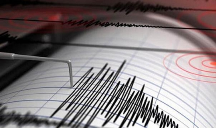 Son Dakika! İzmir'de 5.1 büyüklüğünde deprem