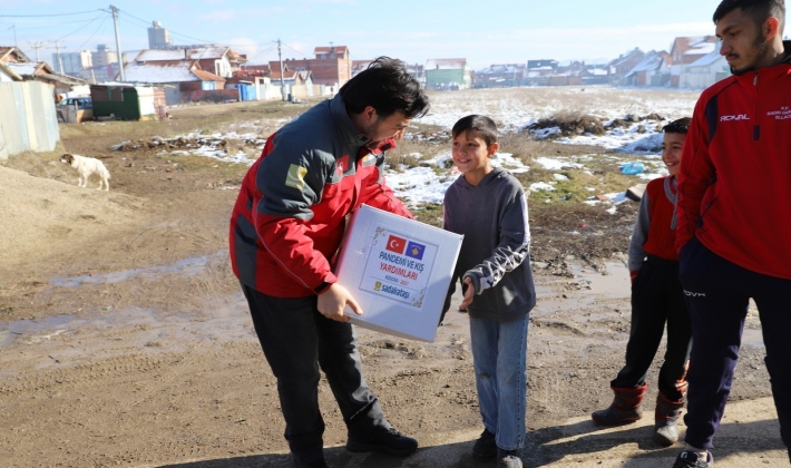 Türk hayırseverlerden Kosova’ya gıda ve kömür yardımı