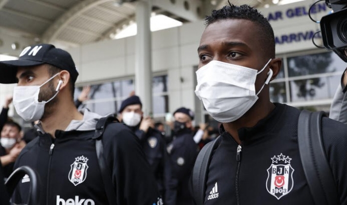 Beşiktaş'ta Bernard Mensah şoku!