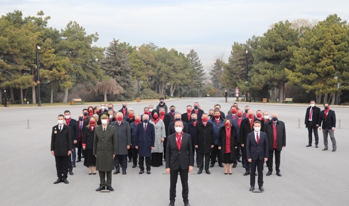 BAŞKAN ŞAHİN’İN 100’ÜNCÜ YIL ETKİNLİKLERİNDE İLK DURAĞI ANITKABİR OLDU