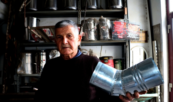 Gaziantep'in son teneke ustası teknolojiye direniyor