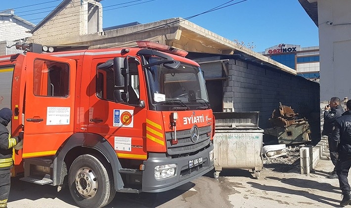 Gaziantep’te bir depoda çıkan yangın büyümeden kontrol altına alındı